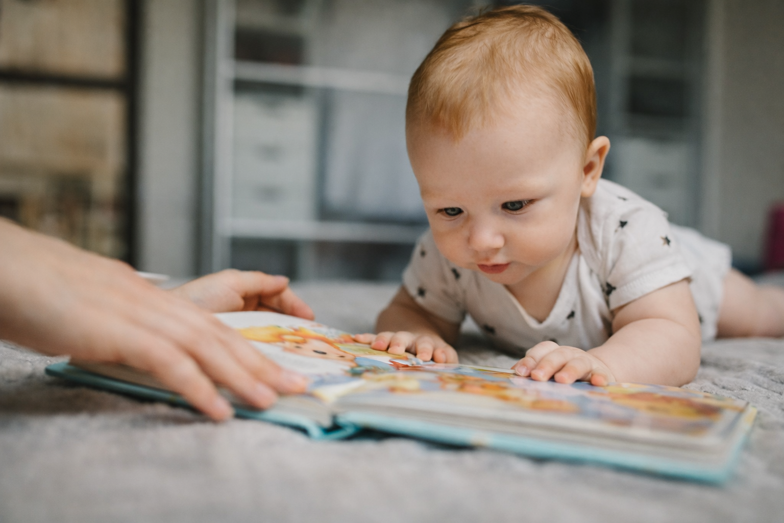 Miért fontos, hogy egy kisgyerek a saját arcát lássa a könyvben?